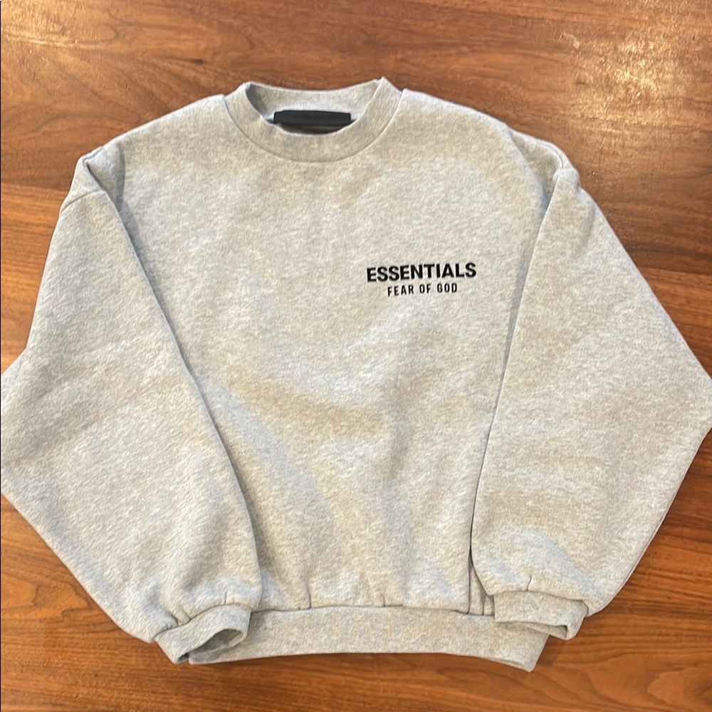 Essentials Crew Neck Sweatshirt with pocket detail - Youth 8